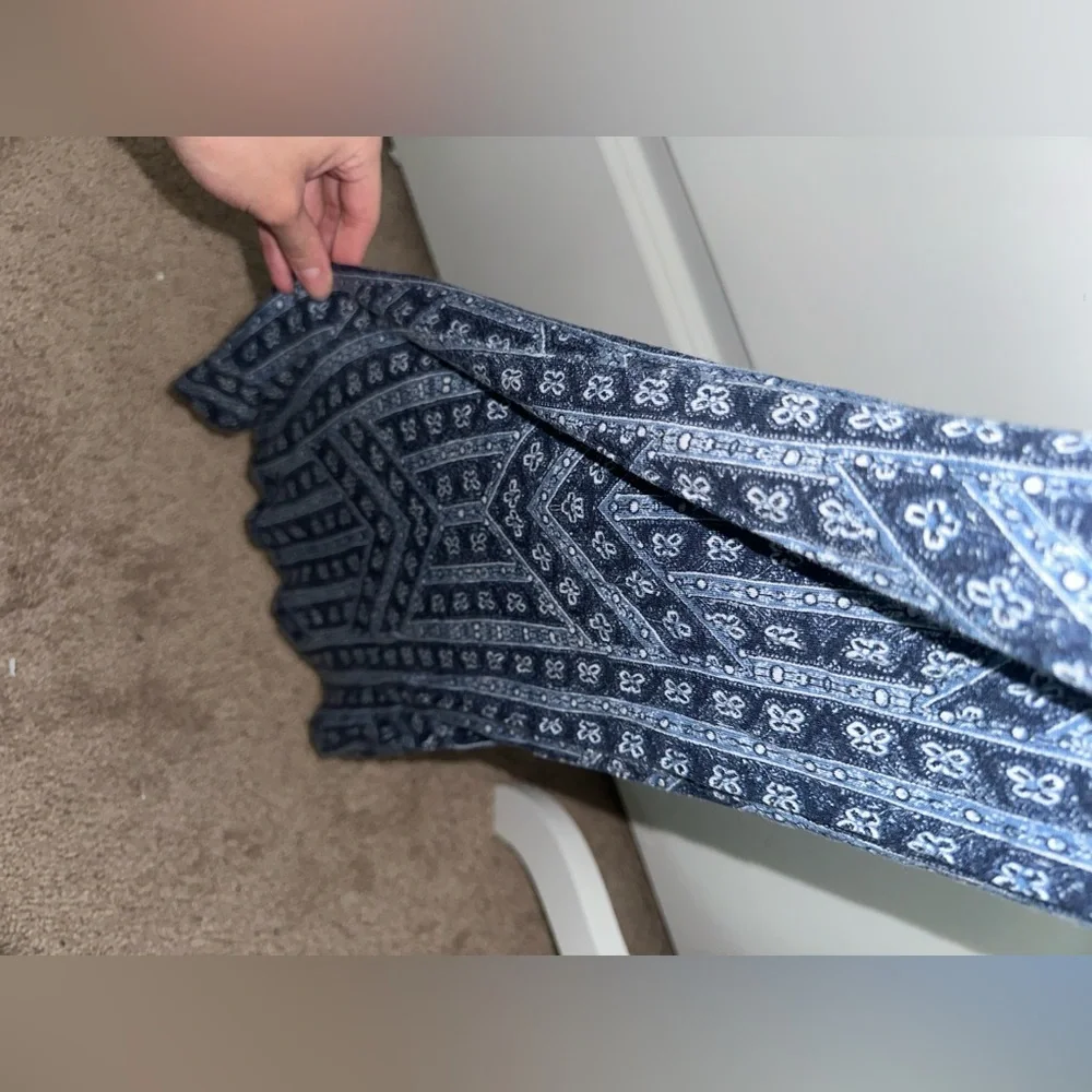 Patterned flare pants 👖✨ - Picture 4 of 4